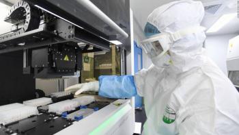 Estudio abord&oacute; la identificaci&oacute;n de 13 biomarcadores asociados a la gravedad y propensi&oacute;n del COVID-19