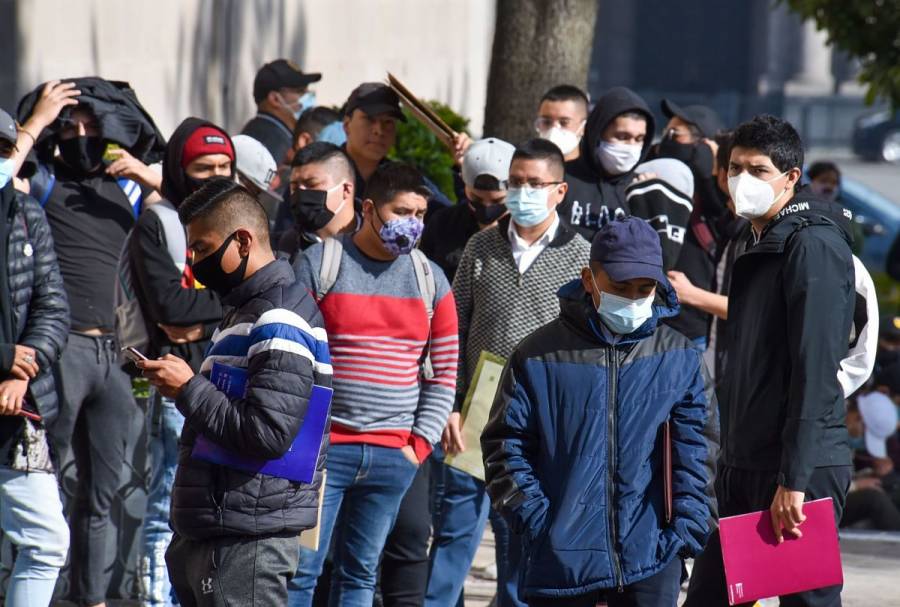 AMLO pide a jóvenes que “se moderen” ante repunte de contagios de Covid-19