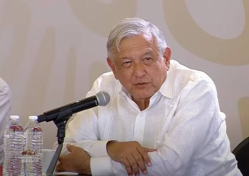 AMLO prepara reforma constitucional por amparos contra la ley eléctrica