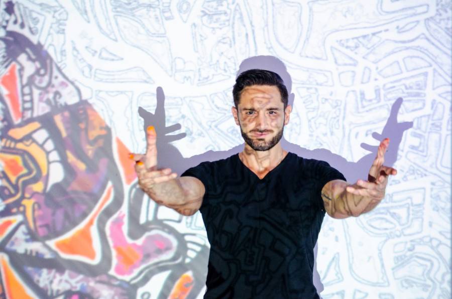 Artista visual Alan Brignone expone “Renacer” en EUA