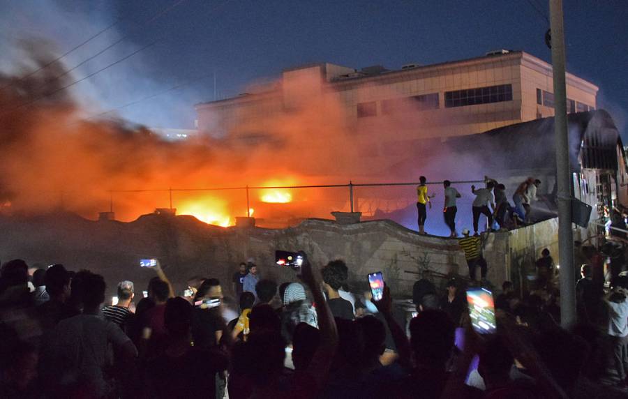 Suman 92 muertos por incendio en hospital Covid-19 en Irak