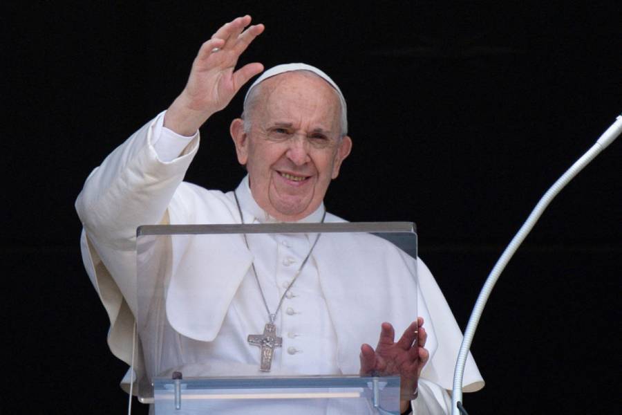 El Papa Francisco sali&oacute; del hospital tras su operaci&oacute;n de colon