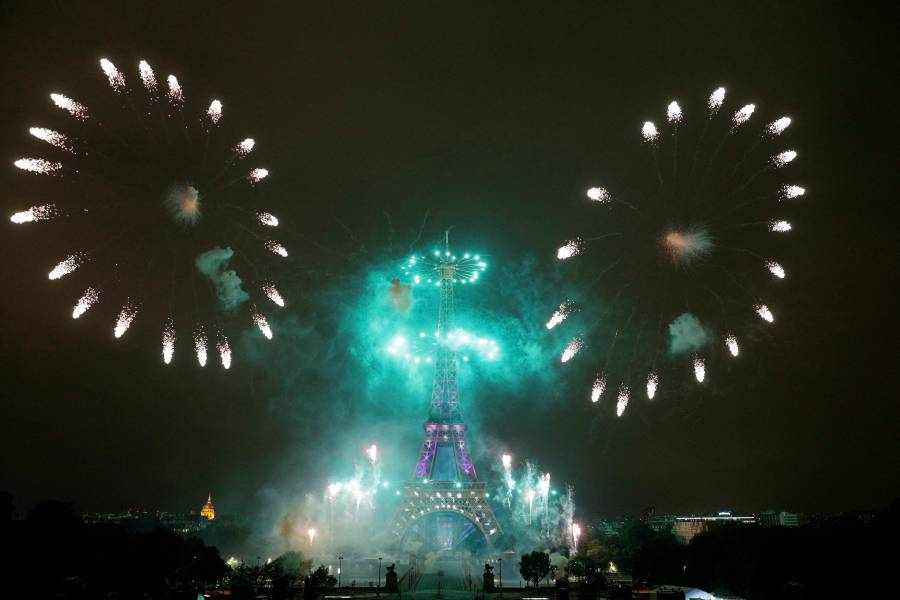 La torre Eiffel reabre tras más de ocho meses cerrada por la pandemia