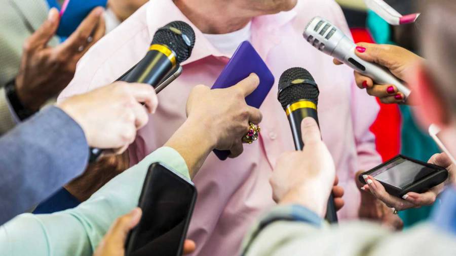 Prohíbe EEUU usar órdenes judiciales para que periodistas revelen fuentes de información