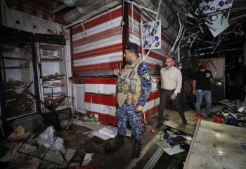 Atentado en mercado de Irak deja al menos 30 muertos; EI reivindica el atentado
