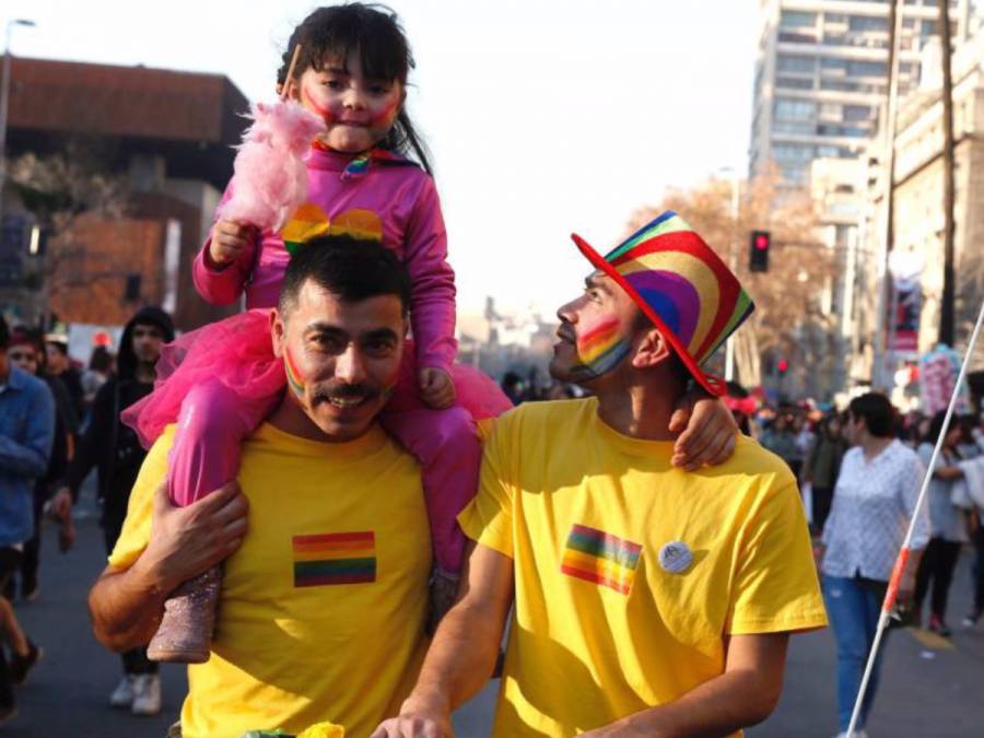 Chile aprueba matrimonio igualitario