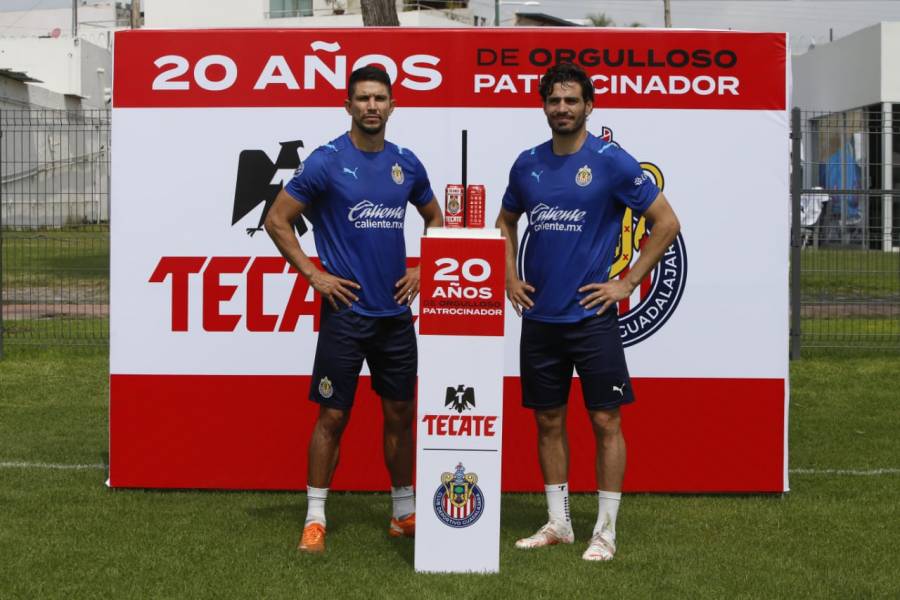 Tecate renueva patrocinio con Chivas y celebra alianza con lata conmemorativa