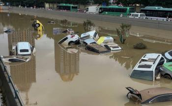 Nuevas inundaciones sumerjen el centro de China en medio de avance de tif&oacute;n
