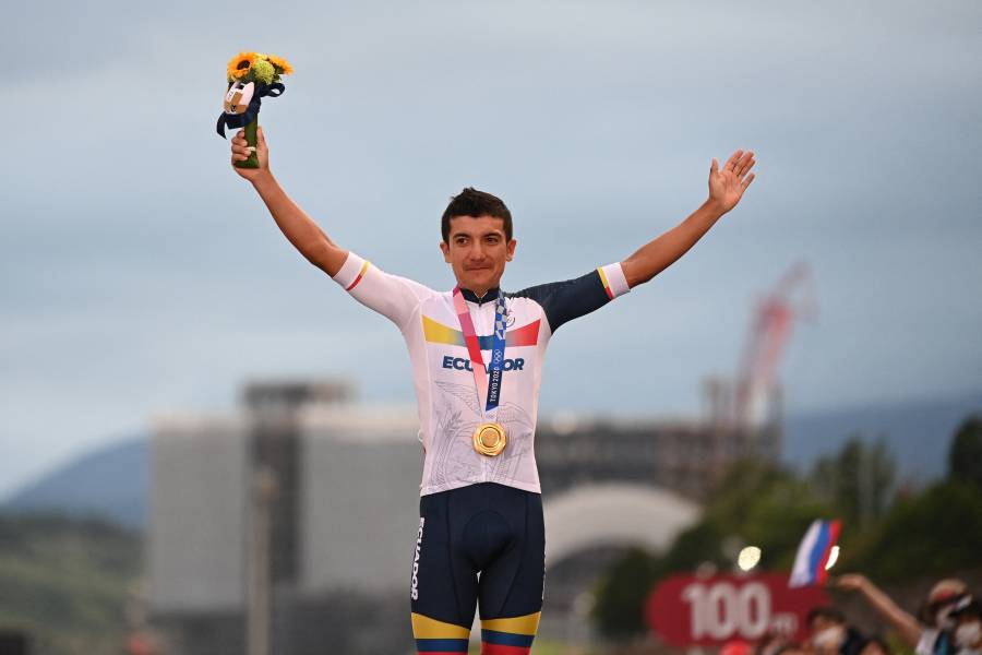 Ciclista Richard Carapaz, hace historia al conseguir segundo oro olímpico en la historia de Ecuador