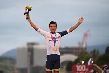 Ciclista Richard Carapaz, hace historia al conseguir segundo oro ol&iacute;mpico en la historia de Ecuador
