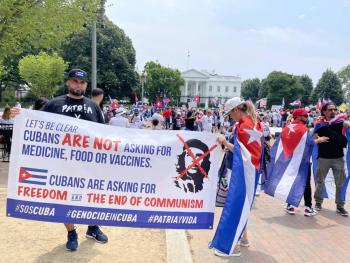 Cubanos piden fin del bloqueo econ&oacute;mico a la Isla