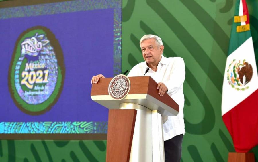 AMLO anuncia vacunaci&oacute;n universal en 5 estados