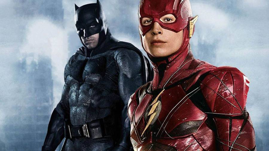 The Flash: video del rodaje muestra a Batman en motocicleta