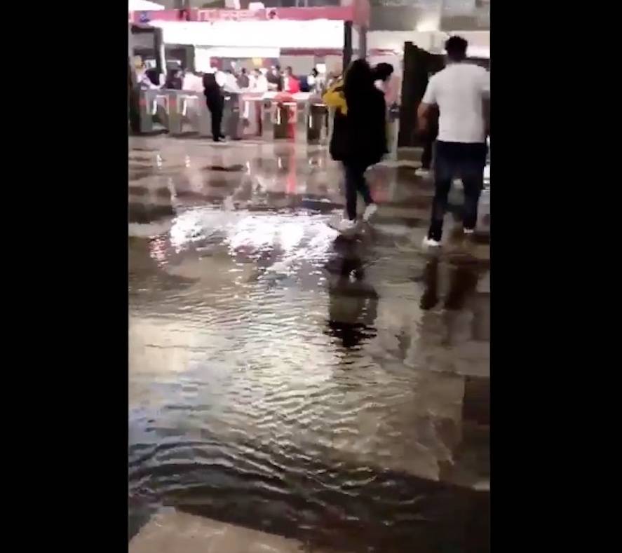 Lluvia provoca caos en líneas del Metro