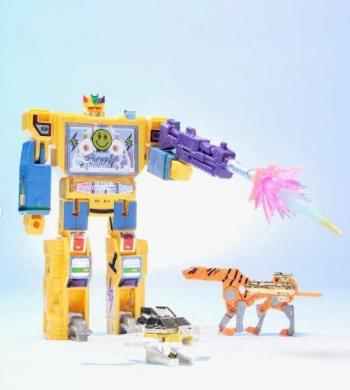J Balvin presume su figura de acci&oacute;n inspirada en “Transformers”