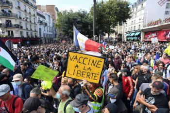 M&aacute;s de 200 mil personas se manifiestan en Francia contra el pasaporte sanitario