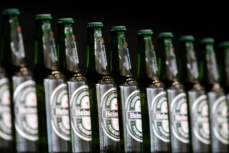 Heineken reporta beneficios gracias a la reapertura de restaurantes y caf&eacute;s