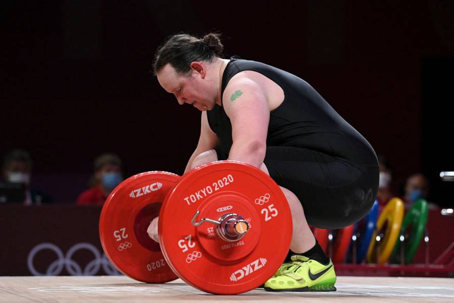Laurel Hubbard, primera ol&iacute;mpica transg&eacute;nero, eliminada sin levantar una barra