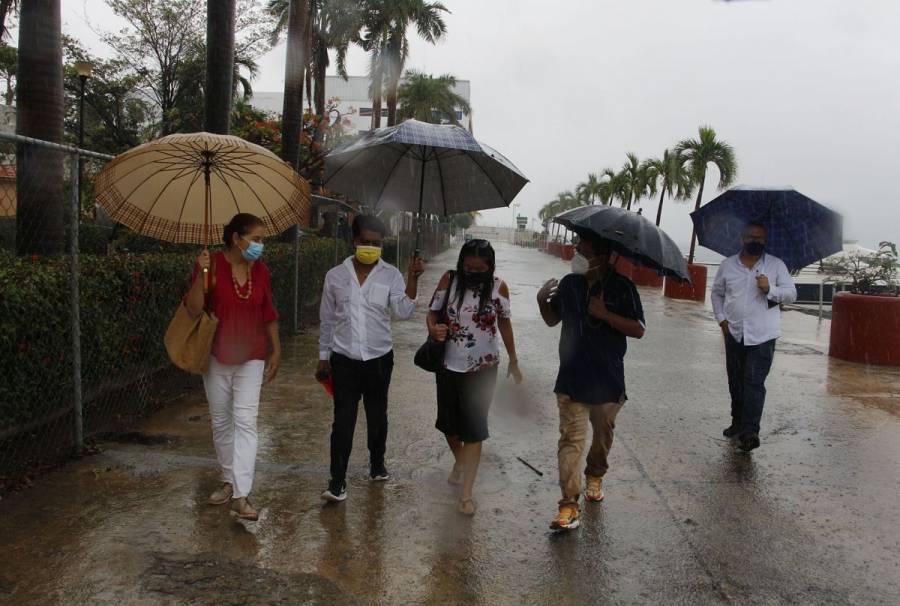 Pronostican fuertes lluvias en varios estados por depresión tropical Diez-E