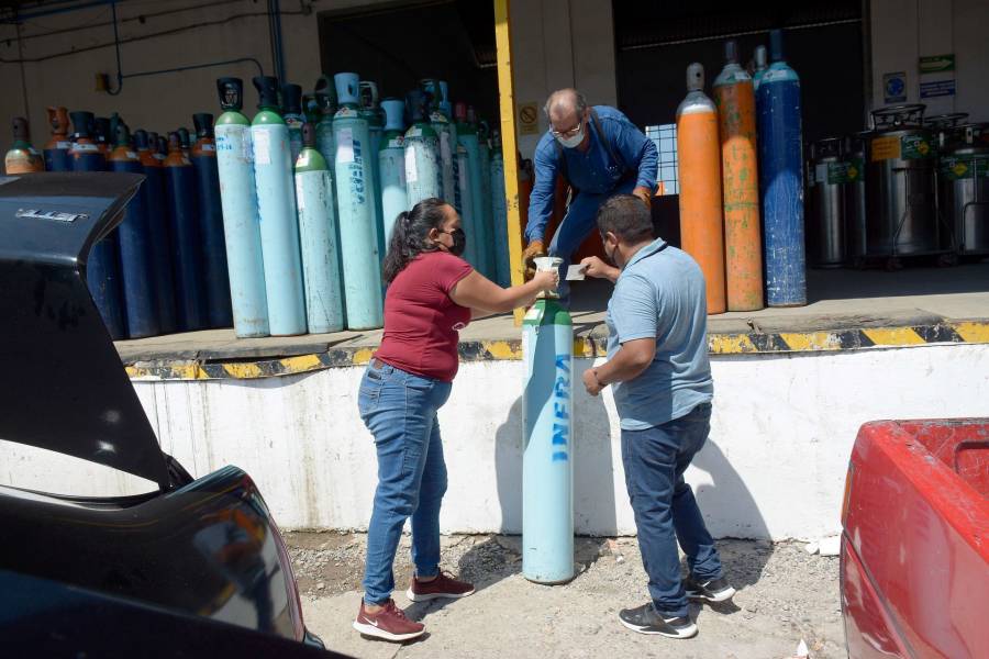 En Coacalco prestan gratis tanques de oxígeno