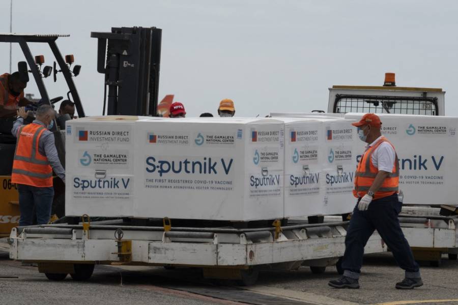 Rusia promete resolver retrasos en entregas de vacuna Sputnik V