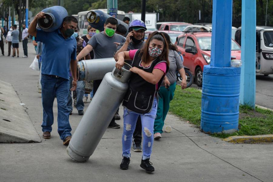 Piden a Profeco vigilar que gaseras entreguen tanques llenos en la CDMX