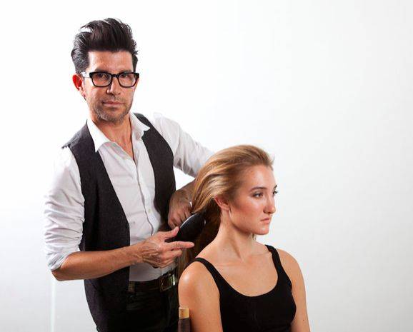 Estilista de las estrellas Marco Peña da tips para cuidar el cabello