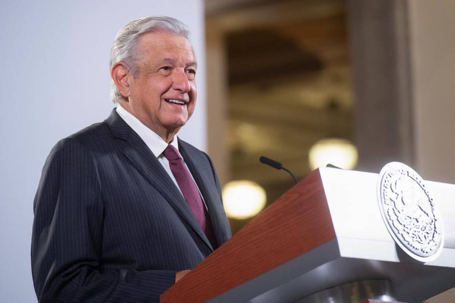 Responsabilidad de los gobiernos estatales y municipales atender baches, pero les ayudará Federación: AMLO