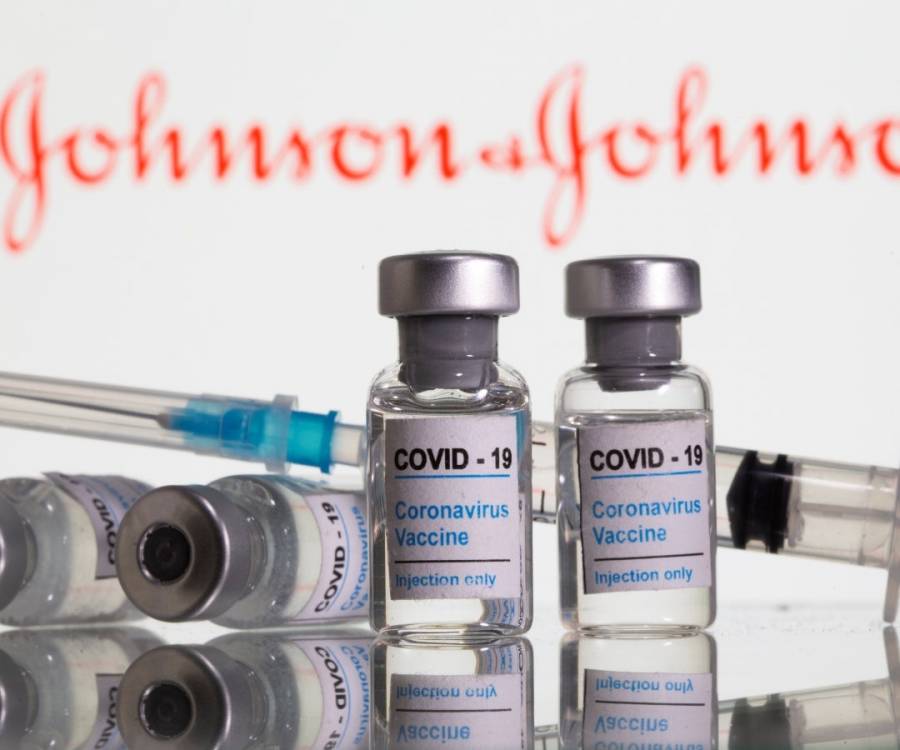 En India autorizan vacuna unidosis de Johnson & Johnson