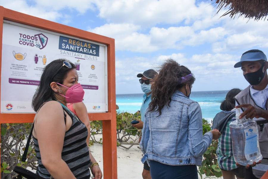 Por aumento de contagios Covid, estados restringen el acceso a playas