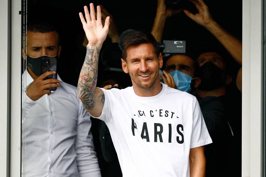 ¡Histórico! Así recibió la afición del PSG a Messi