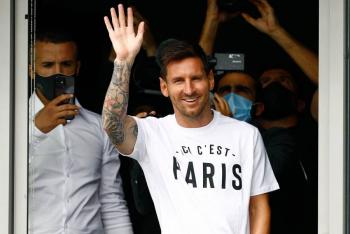 ¡Hist&oacute;rico! As&iacute; recibi&oacute; la afici&oacute;n del PSG a Messi