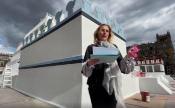 Beatriz Guti&eacute;rrez Muller visita maqueta en el Z&oacute;calo y pide recordar la ca&iacute;da de Tenochtitlan