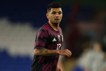 “Tecatito” Corona se acerca al Sevilla