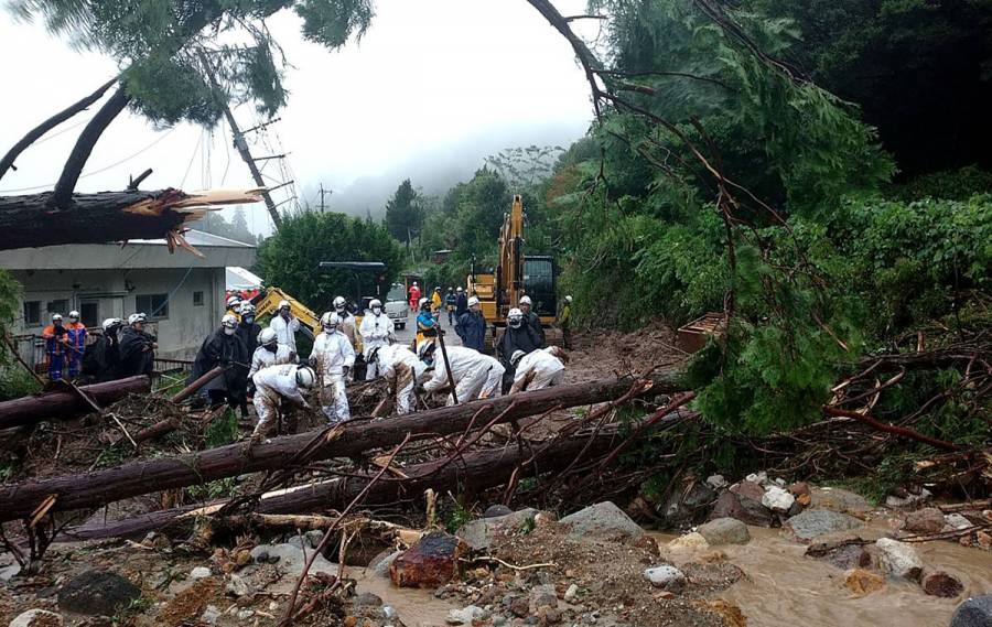 Lluvias torrenciales causan inundaciones y desprendimientos de tierra en Japón