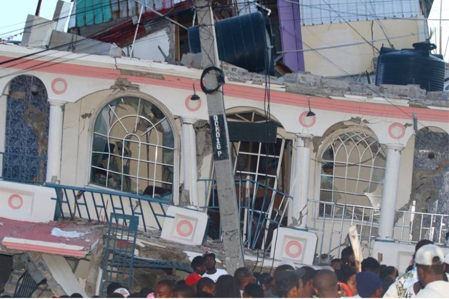 Sube a casi mil 300 la cifra de fallecidos por terremoto en Haití