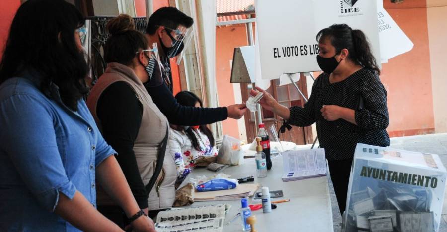 Casilla electoral deberá anularse cuando los funcionarios de casilla no pertenecen a la sección : TEPJF