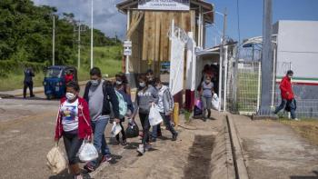 Acusan presi&oacute;n de EEUU a M&eacute;xico para deportar a migrantes a frontera sur