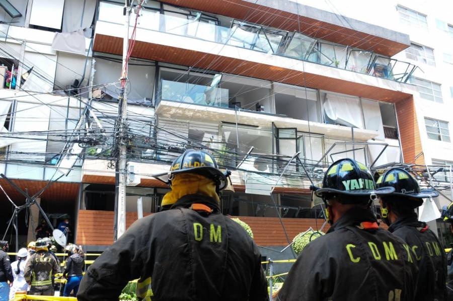 Explosión en edificio de Avenida Coyoacán deja ocho personas hospitalizadas