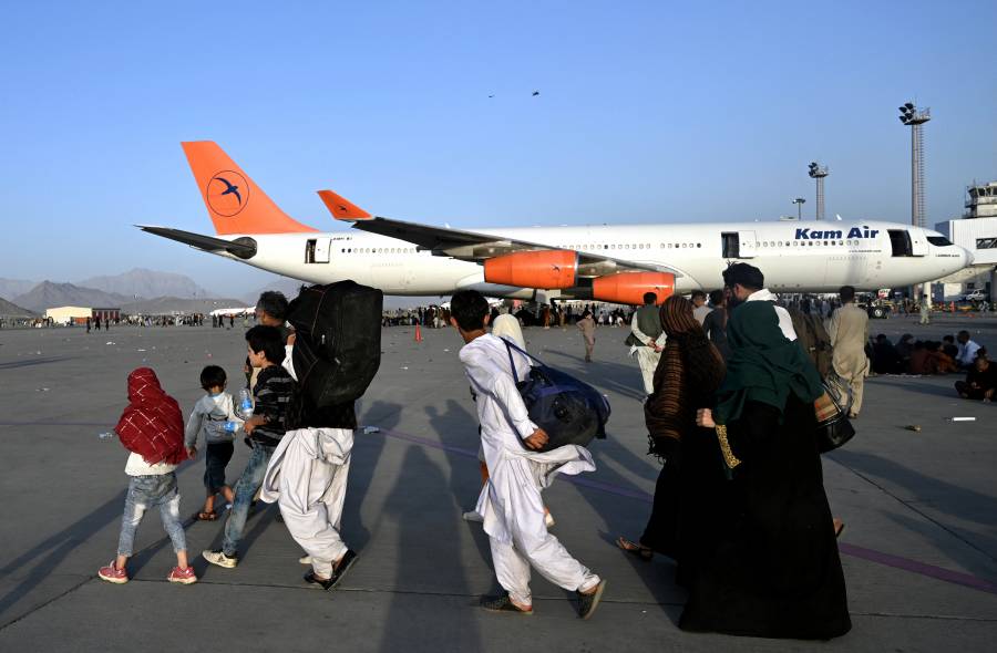 Aeropuerto de Kabul reanuda sus operaciones, dice el Pentágono