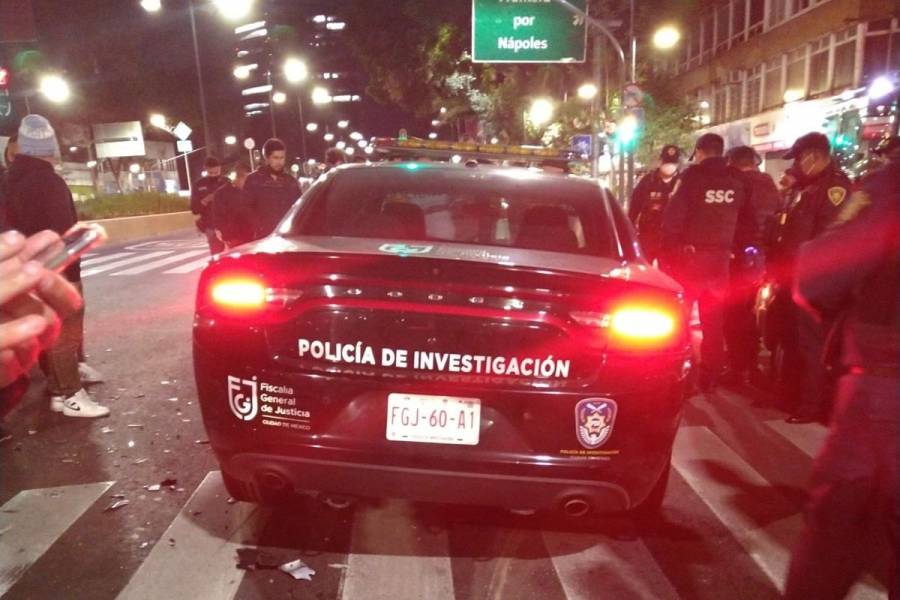 Patrulla de la FGJ-CMDX protagoniza choque contra Uber