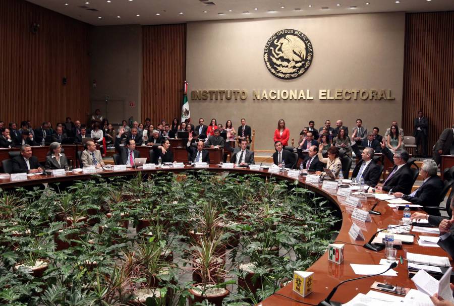 El INE emitirá lineamientos para revocación de mandato