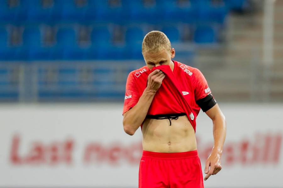 Tras orgía en estadio de Noruega, fue despedido un futbolista y 10 fueron advertidos