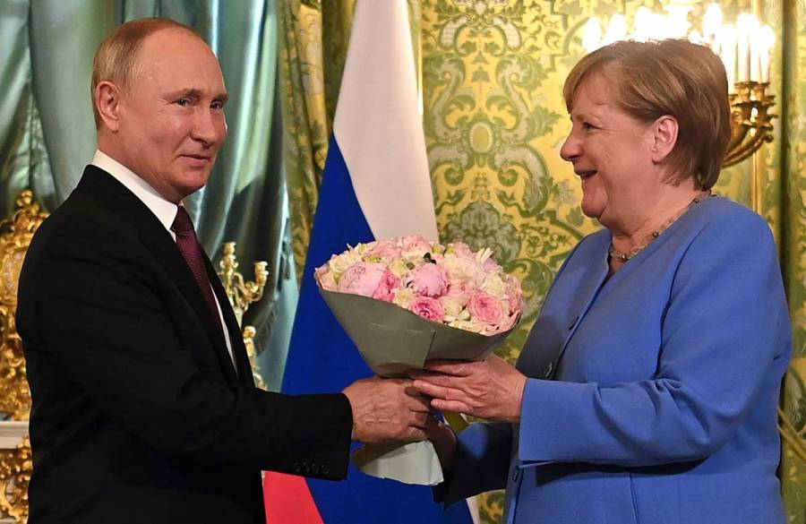 Angela Merkel aboga por el di&aacute;logo con Putin