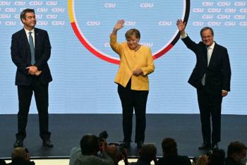 Angela Merkel rescat&oacute; a Armin Laschet, candidato conservador