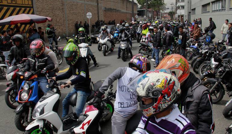 En memoria de los motociclistas muertos, inició rodada en la Mexico - Cuernavaca