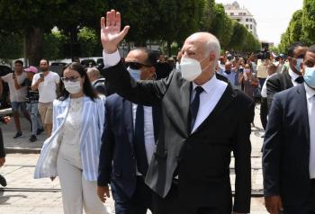 Presidente de T&uacute;nez extiende suspensi&oacute;n del parlamento; no dio detalles