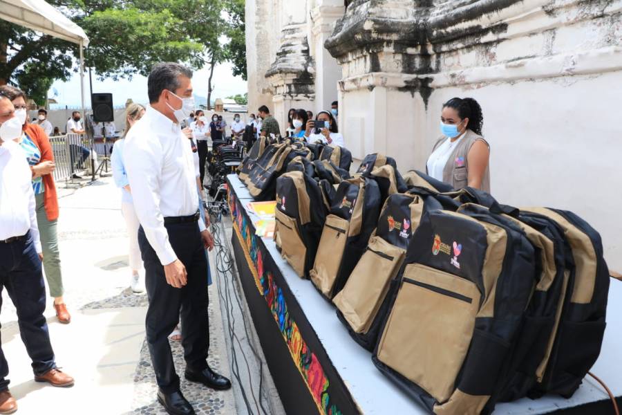 Rutilio Escandón entrega “Ayudas Técnicas a personas con Discapacidad 2021”