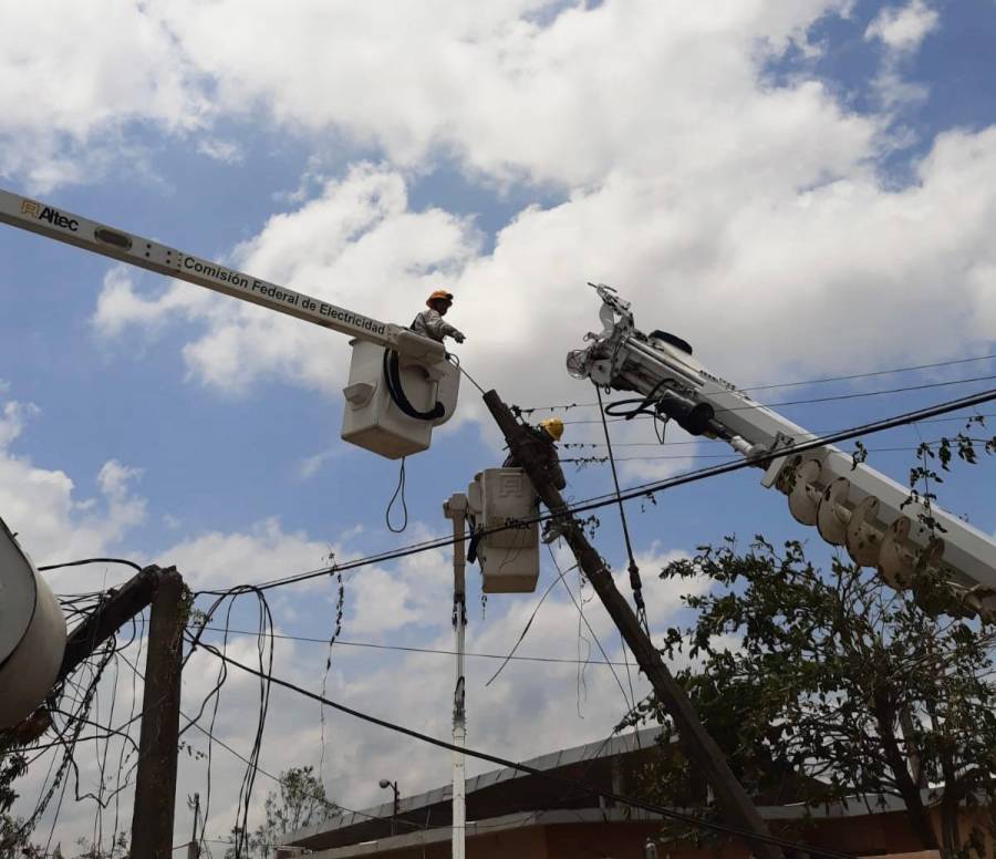 CFE restablece el 90% de electricidad en zonas afectadas por “Grace”