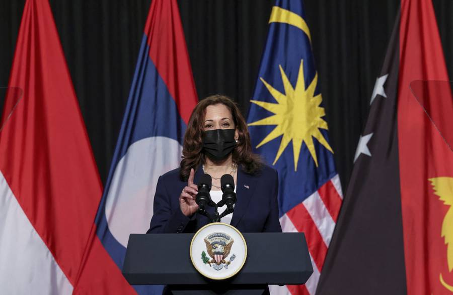 Kamala Harris inicia visita oficial a Vietnam con Afganistán como telón de fondo